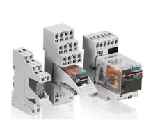 ABB  1SVR405660R1100   Socket Small For 3 C/O CR-U3SM