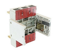 ABB  KT6WFHR   3 pole with rear horizontal terminal draw out kit for use on T6 fixed circuit breakers