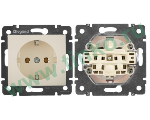 Socket Valena 2К+З 10/16А, ivory (774320)