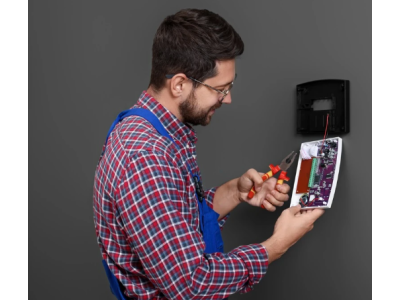 Installing and Setting Up Access Control Systems: Locks, Controllers & Safety Best Practices