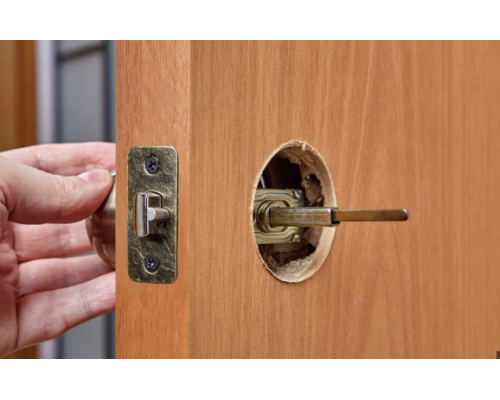 Mounting and Connecting Recessed Locks on Wooden Doors