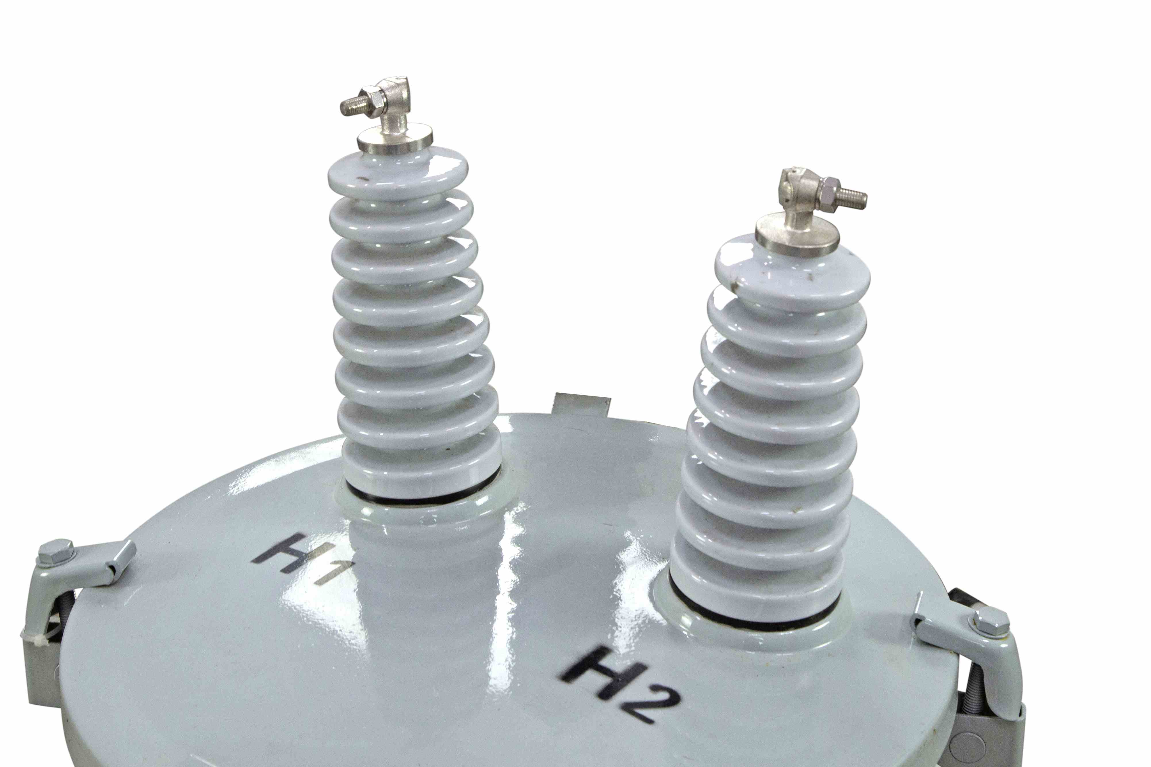 25 KVA Overhead Distribution Transformer, Pole Mount, 12470Y/7200 Grounded Wye Primary, 120/240V Secondary, Mineral Oil, Copper, ONAN, Tap Changer, Light Grey